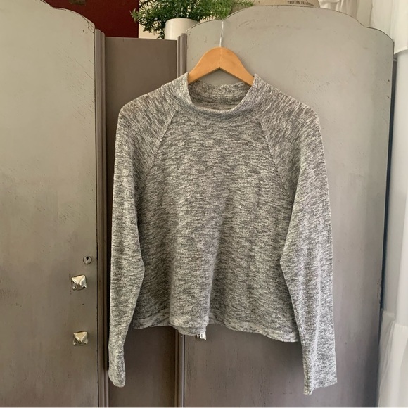 Abercrombie & Fitch Gray Women's Knit Top - Picture 6 of 6